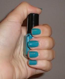 Esmalte de uñas Basic (verde azulado)