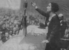 Clara Campoamor: 80 años