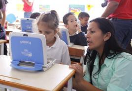 Docentes: Dotación de Canaimitas y textos escolares refuerzan aprendizaje de alumnos