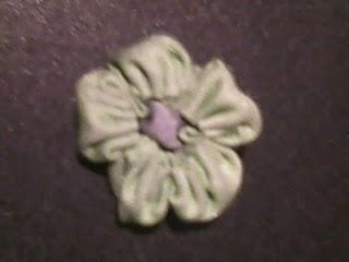 Broches de flores y mariposas: