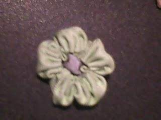 Broches de flores y mariposas: