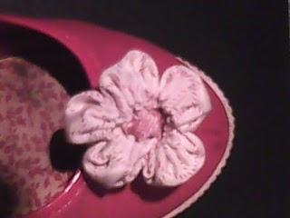 Broches de flores y mariposas: