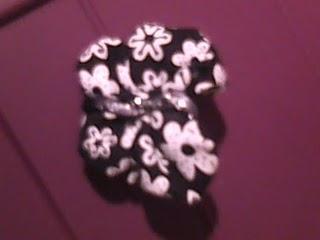 Broches de flores y mariposas: