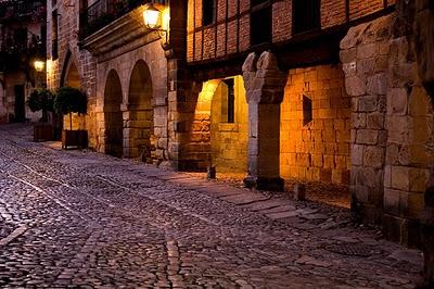 Santillana Del MarCantabria cosa nuestraGrua de Santander...