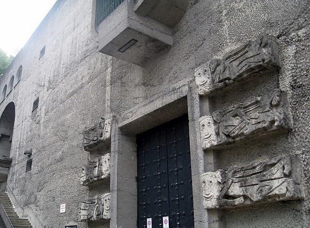 CALLEJEANDO EN SALZBURGO 2: MOZARTPLATZ, LA COLINA DE MÖNCHSBERG Y EL CEMENTERIO