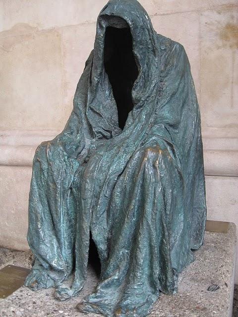 CALLEJEANDO EN SALZBURGO 2: MOZARTPLATZ, LA COLINA DE MÖNCHSBERG Y EL CEMENTERIO