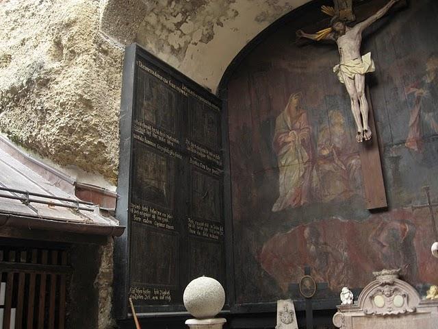 CALLEJEANDO EN SALZBURGO 2: MOZARTPLATZ, LA COLINA DE MÖNCHSBERG Y EL CEMENTERIO