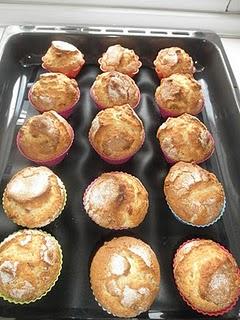 Magdalenas de fresas con nata sin lactosa