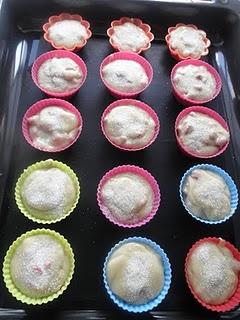 Magdalenas de fresas con nata sin lactosa