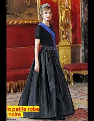 People trajectoire mode princesse robe noire Letizia Ortiz