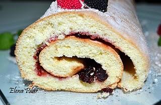 Brazo de gitano relleno de mermelada y cranberries, sin grasa