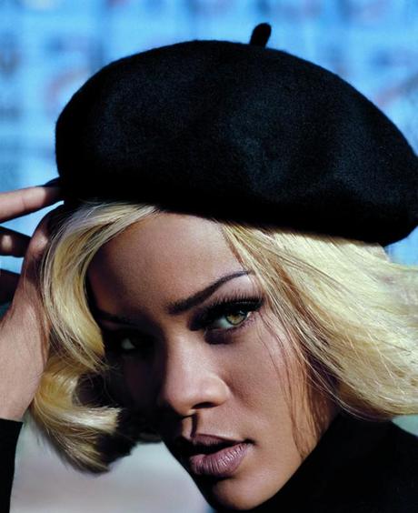 RIHANNA IN VOGUE
