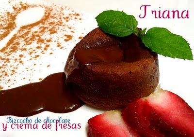 Bizcocho de chocolate relleno de crema de fresas