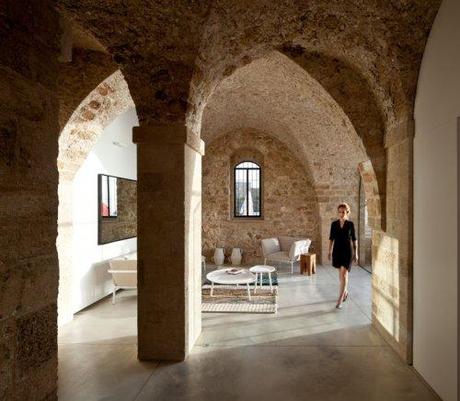 residence-in-Old-Jaffa-tel-Aviv-by-Pitsou-kedem-architects-yatzer-12 mezcla de épocas – minimalism meets historic