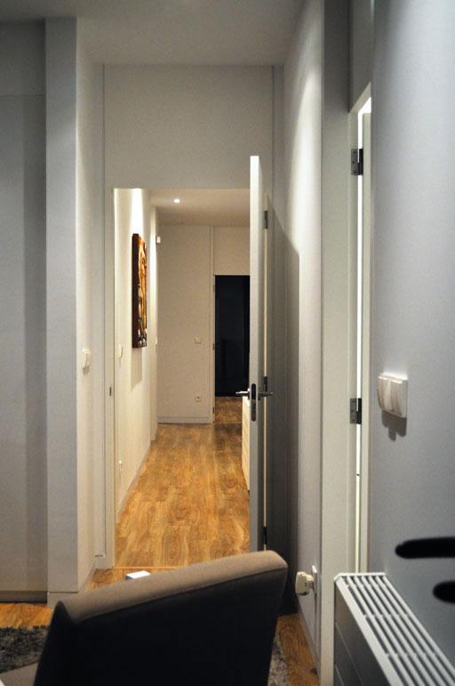 Un orgulloso propietario nos muestra su vivienda A-cero Tech en Santa Comba, A Coruña