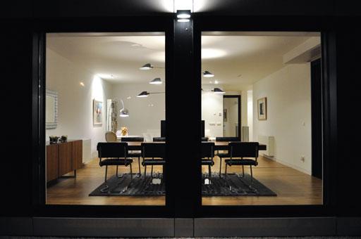 Un orgulloso propietario nos muestra su vivienda A-cero Tech en Santa Comba, A Coruña