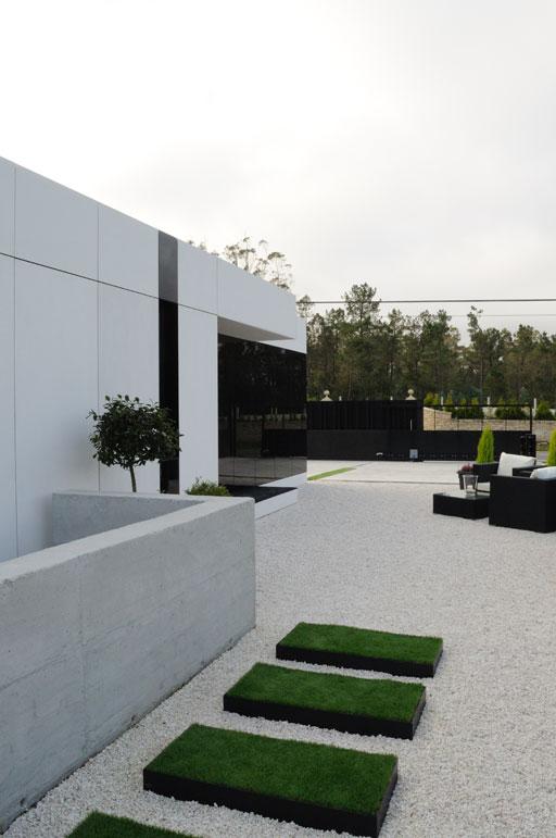 Un orgulloso propietario nos muestra su vivienda A-cero Tech en Santa Comba, A Coruña