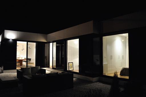 Un orgulloso propietario nos muestra su vivienda A-cero Tech en Santa Comba, A Coruña