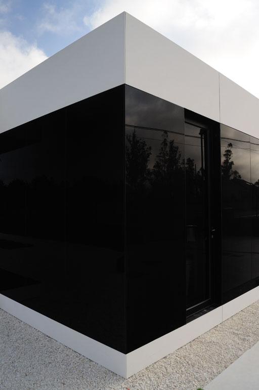 Un orgulloso propietario nos muestra su vivienda A-cero Tech en Santa Comba, A Coruña