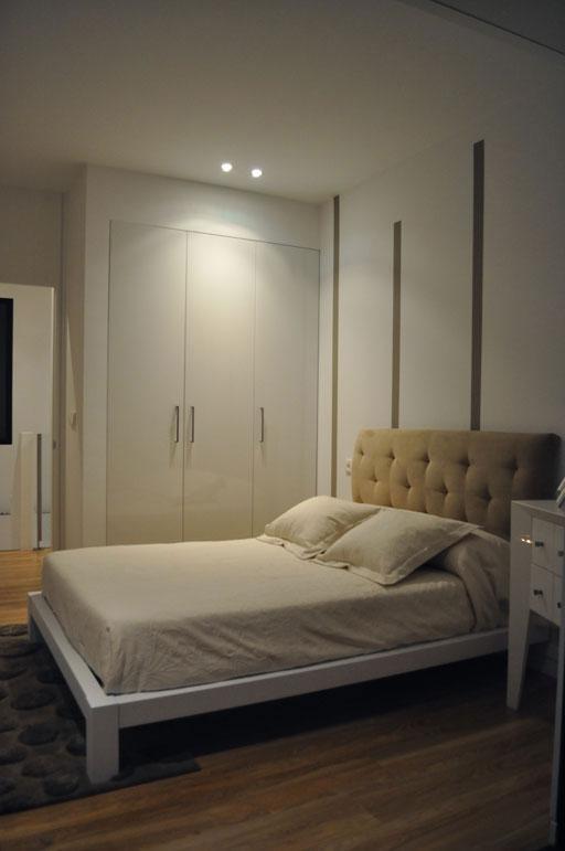 Un orgulloso propietario nos muestra su vivienda A-cero Tech en Santa Comba, A Coruña