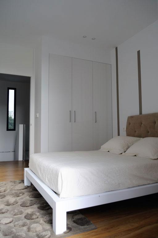 Un orgulloso propietario nos muestra su vivienda A-cero Tech en Santa Comba, A Coruña