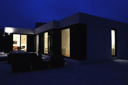 Un orgulloso propietario nos muestra su vivienda A-cero Tech en Santa Comba, A Coruña