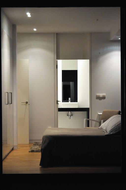 Un orgulloso propietario nos muestra su vivienda A-cero Tech en Santa Comba, A Coruña