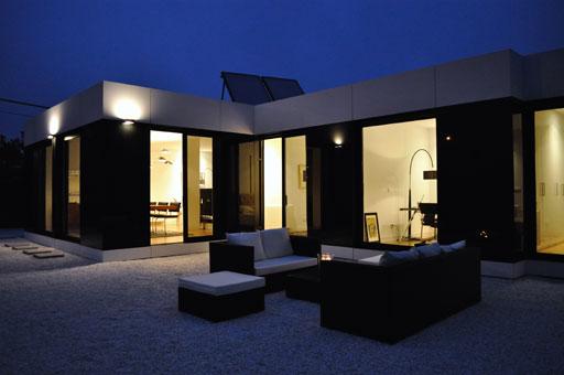 Un orgulloso propietario nos muestra su vivienda A-cero Tech en Santa Comba, A Coruña