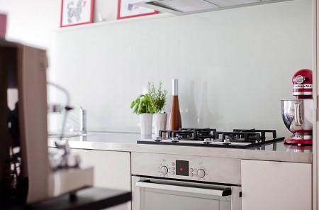 sillas 7 arne jacobsen pisos pequeños muebles de ikea muebles de diseño lamparas de ikea kitchen aid roja habitaciones infantiles en rosa estilo nórdico estilo escandinavo diseño de interiores Decoración sencilla pero funcional y acogedora decoración en blanco decoración de interiores cómoda malm ikea cojines para sillas 7 arne jacobsen fritz hansen cocinas modernas cocinas blancas cocina de ikea chimenea en casa 