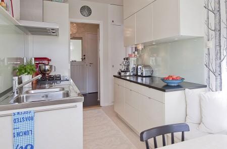 sillas 7 arne jacobsen pisos pequeños muebles de ikea muebles de diseño lamparas de ikea kitchen aid roja habitaciones infantiles en rosa estilo nórdico estilo escandinavo diseño de interiores Decoración sencilla pero funcional y acogedora decoración en blanco decoración de interiores cómoda malm ikea cojines para sillas 7 arne jacobsen fritz hansen cocinas modernas cocinas blancas cocina de ikea chimenea en casa 