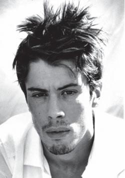 Toby Kebbell para The East