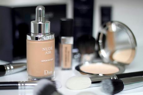 10 ERRORES DE MAQUILLAJE QUE NOS HACEN PARECER MAYORES 10 ERRORES DE MAQUILLAJE QUE NOS HACEN PARECER MAYORES