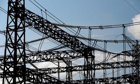 El Gobierno aumentara los impuestos a las eléctricas para reducir la factura de la luz