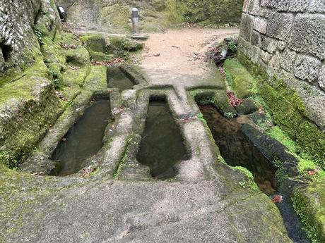 Universo de Mosteiros