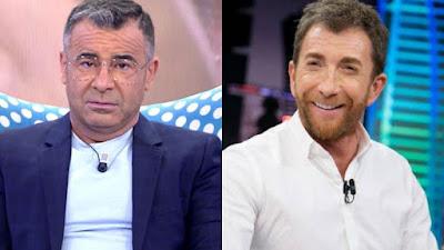 En la misma noche, Will Smith da una bofetada y recibe un Oscar. En la misma noche, Will Smith da una bofetada y recibe un Oscar.