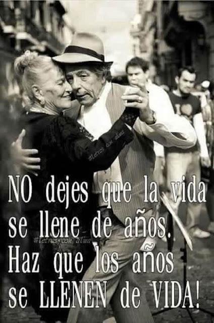 En la misma noche, Will Smith da una bofetada y recibe un Oscar. En la misma noche, Will Smith da una bofetada y recibe un Oscar.