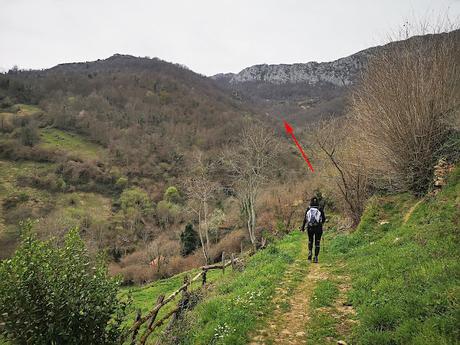 Circular a Banduxo por camín vieyu.