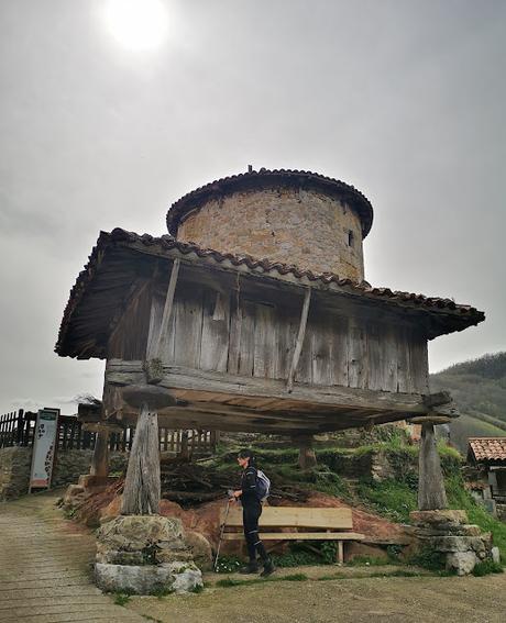 Circular a Banduxo por camín vieyu.