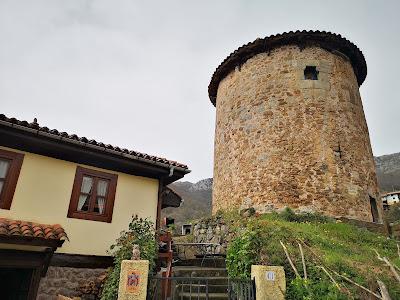 Circular a Banduxo por camín vieyu.