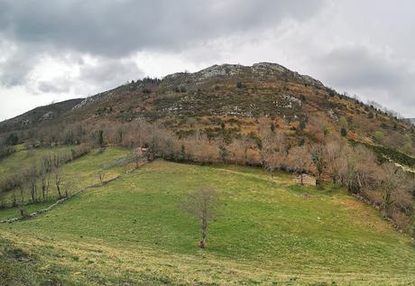 Circular a Banduxo por camín vieyu.