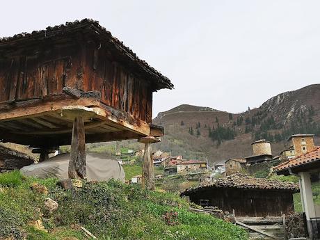 Circular a Banduxo por camín vieyu.