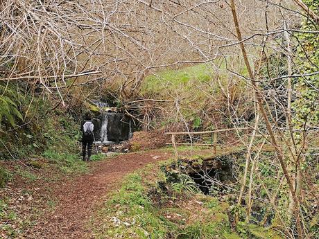 Circular a Banduxo por camín vieyu.