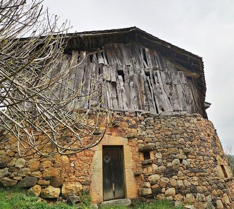 Circular a Banduxo por camín vieyu.