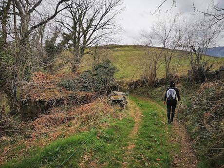 Circular a Banduxo por camín vieyu.