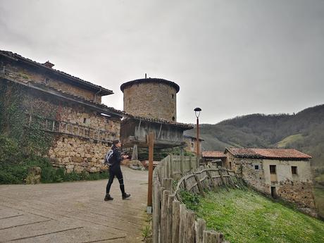 Circular a Banduxo por camín vieyu.