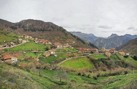 Circular a Banduxo por camín vieyu.