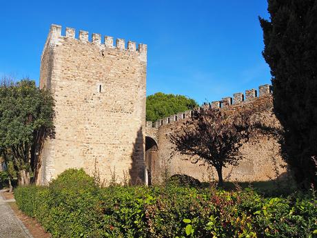 torre y muralla medieval del castillo de Vila Viçosa