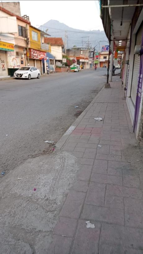 (Video) Cancelan clases en Tamazunchale por presencia de hombres armados