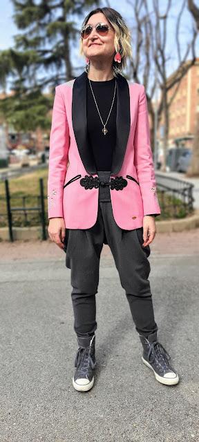 Rosa y gris outfit