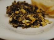 Revuelto morcilla piñones.